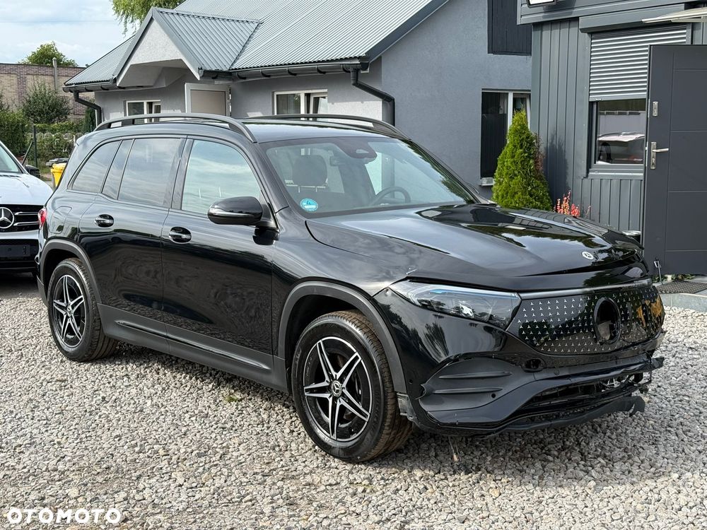 Mercedes-Benz EQB 300 4Matic AMG Line - 11