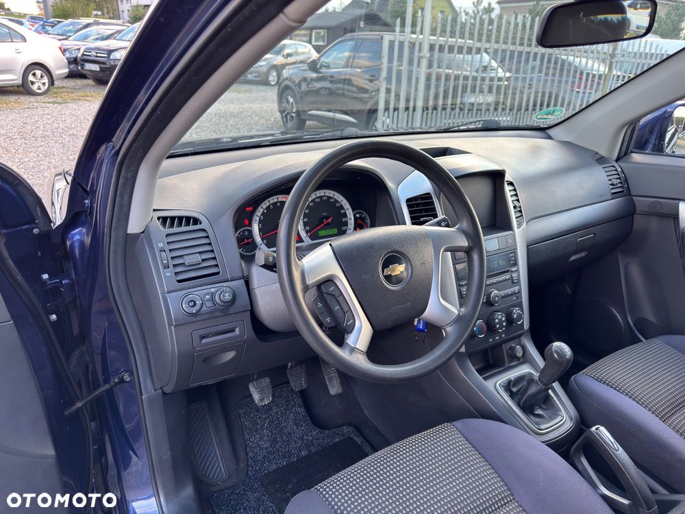 Chevrolet Captiva 2.4 LS 5os - 17