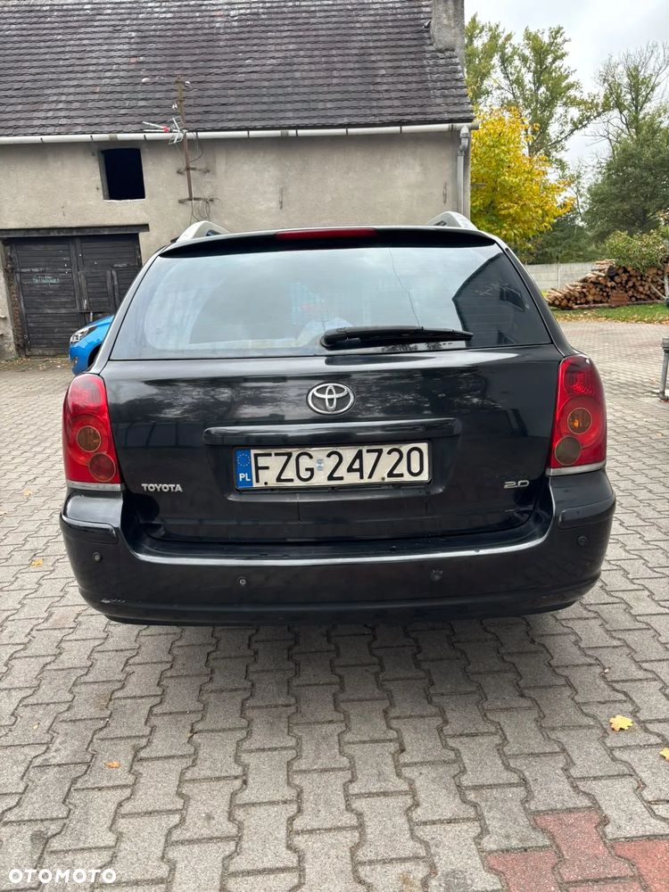 Toyota Avensis - 9