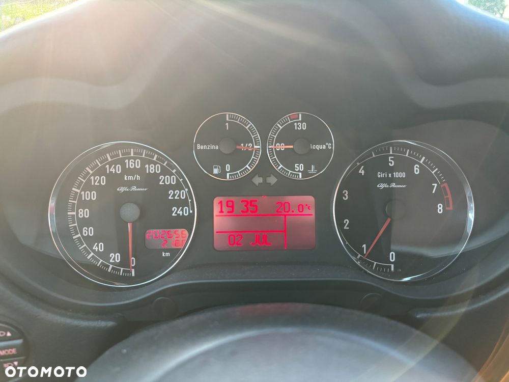 Alfa Romeo 147 1.6 Twin Spark Distinctive - 19