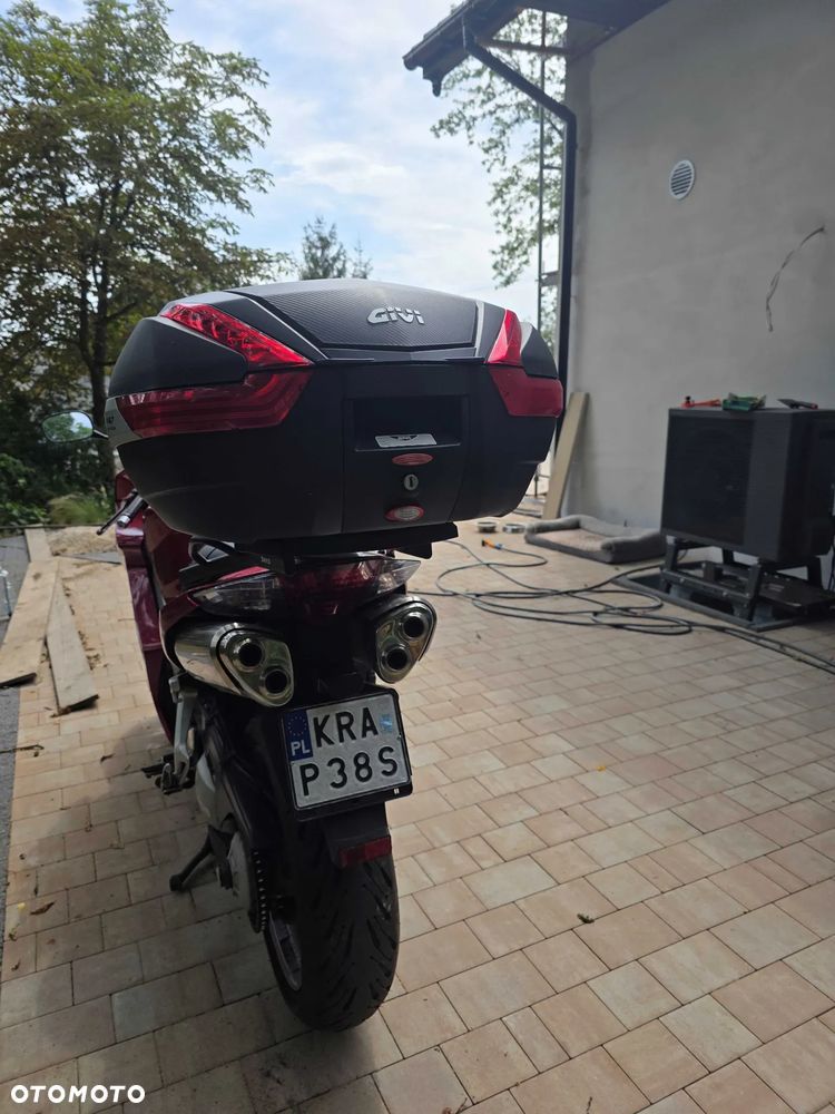 Honda VFR - 4