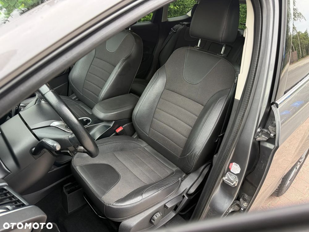 Ford Kuga - 27