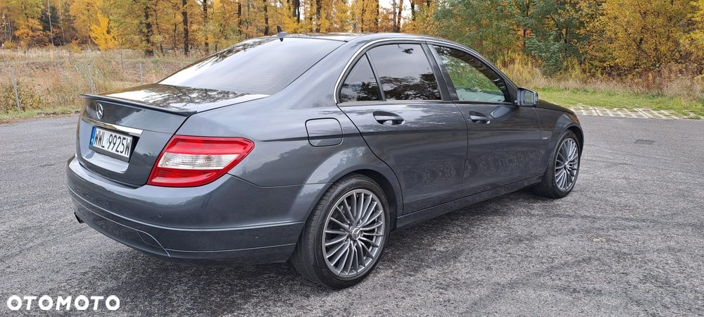 Mercedes-Benz Klasa C 180 CGI BlueEff Classic - 4