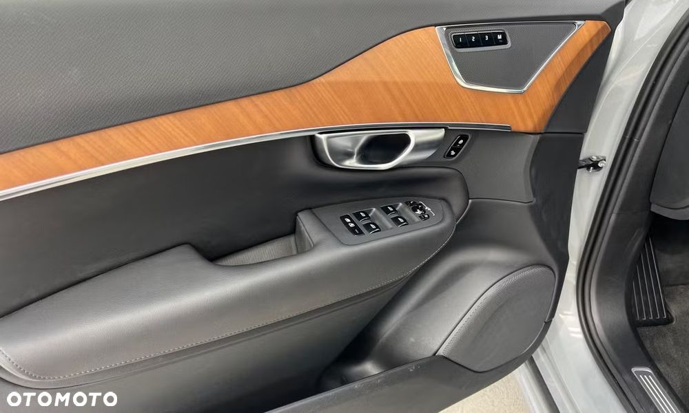 Volvo XC 90 B5 B AWD Geartronic Momentum Pro - 12