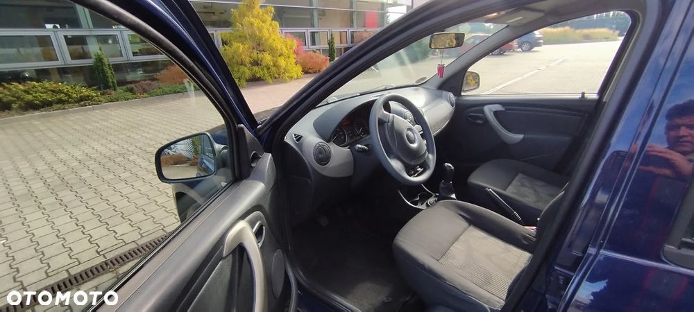 Dacia Sandero - 8