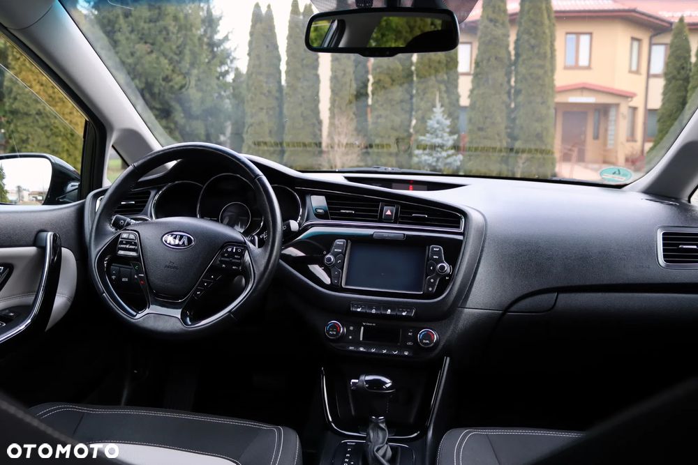 Kia Ceed 1.6 GDI DCT Platinum Edition - 25