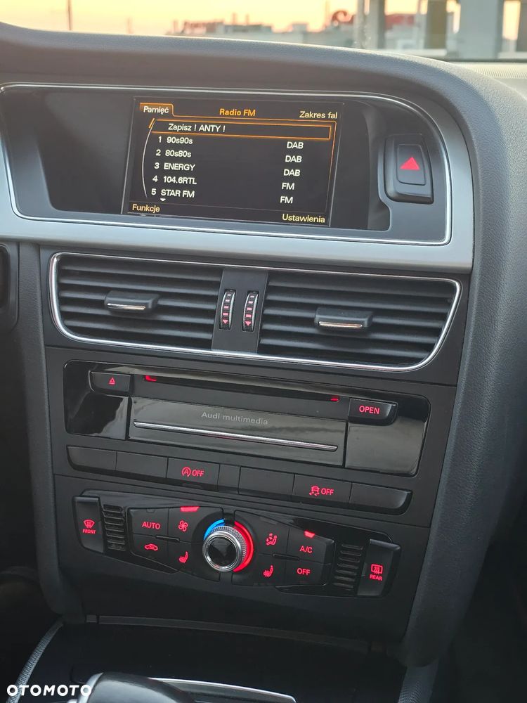 Audi A4 Avant 2.0 TDI DPF clean diesel multitronic S line Sportpaket - 17