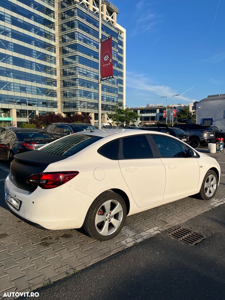 Opel Astra 1.6 Automatik Enjoy - 1