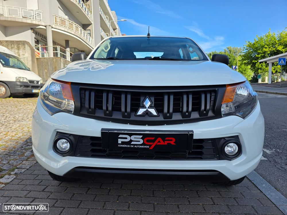 Mitsubishi L200 2.4 DI-D CD Invite 2WD - 8