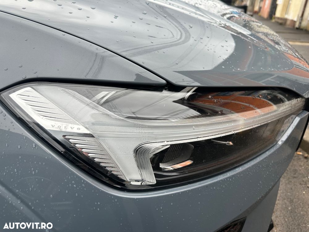 Volvo XC 60 B4 D Ultimate Dark - 16