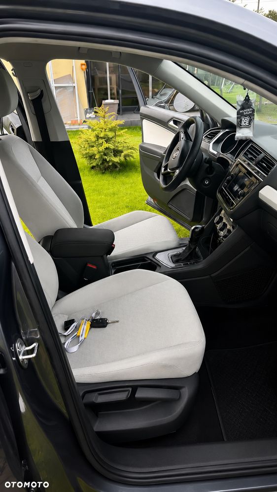 Volkswagen Tiguan - 12