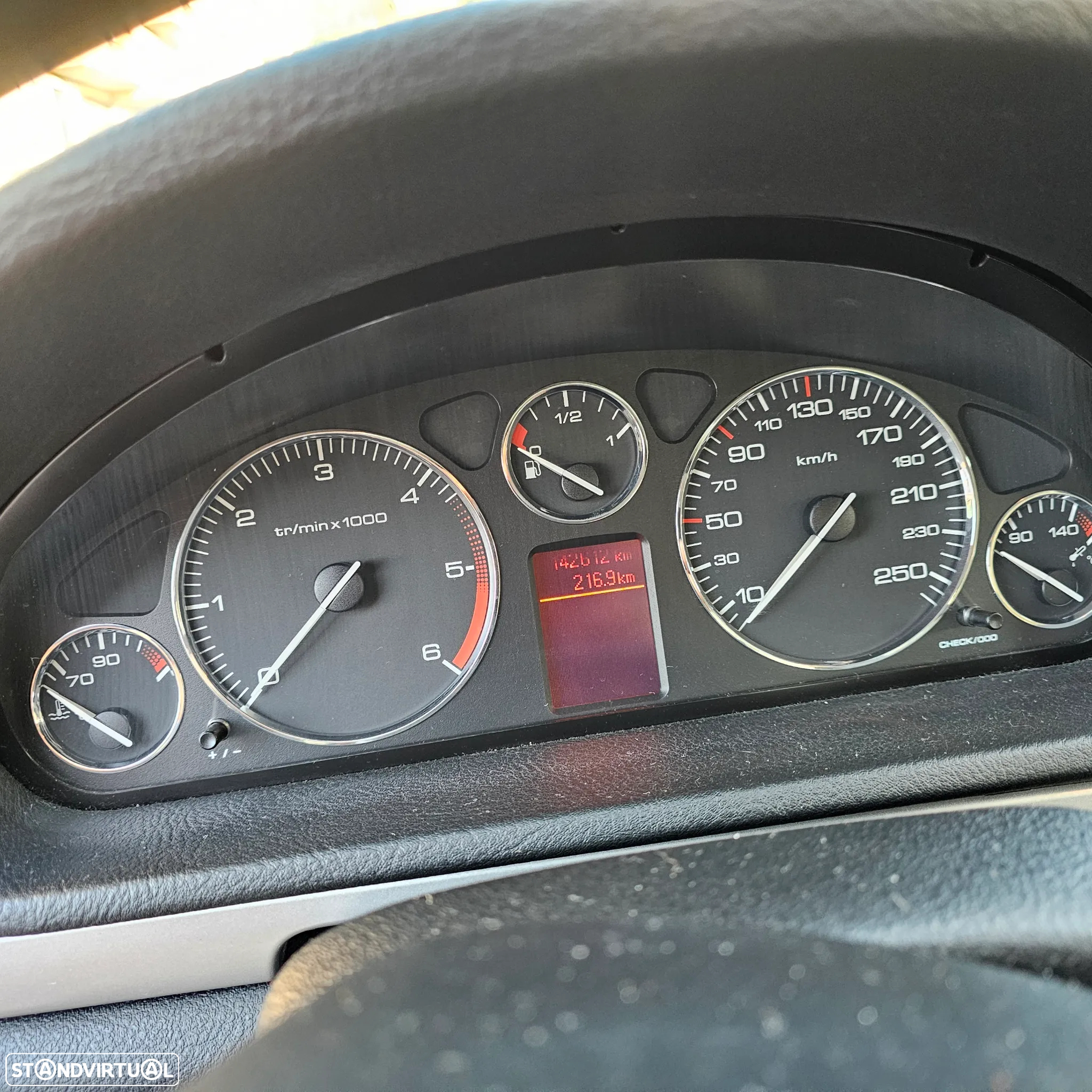 Peugeot 407 1.6 HDi Executive - 32