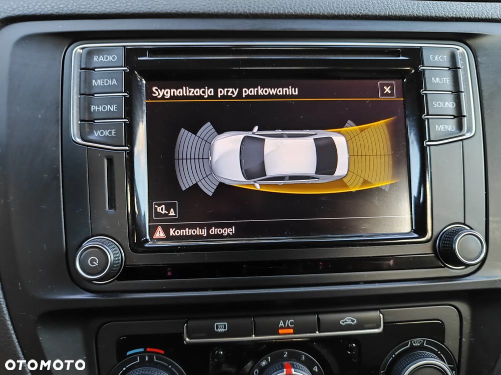 Volkswagen Jetta 1.4 TSI BMT Comfortline - 12