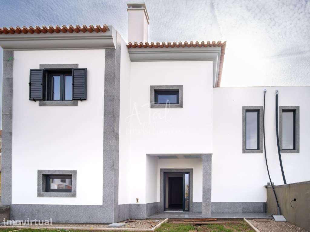 Moradia de Excelência com acabamentos Premium em Zona Privilegiada - Grande imagem: 5/35