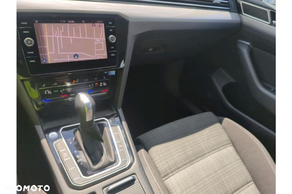 Volkswagen Passat Variant 2.0 TSI Business DSG - 6