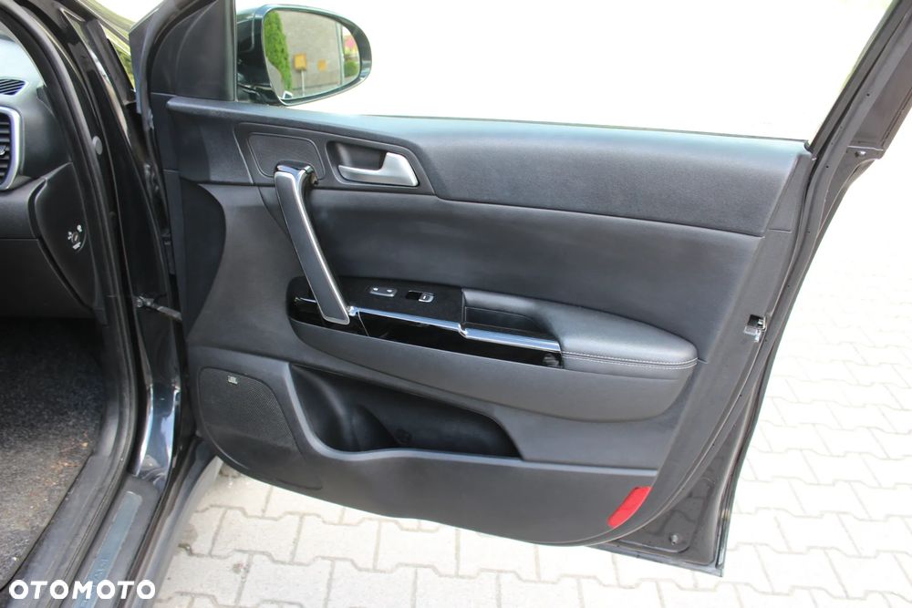 Kia Sportage 1.6 GDI L Business Line Plus 2WD - 26