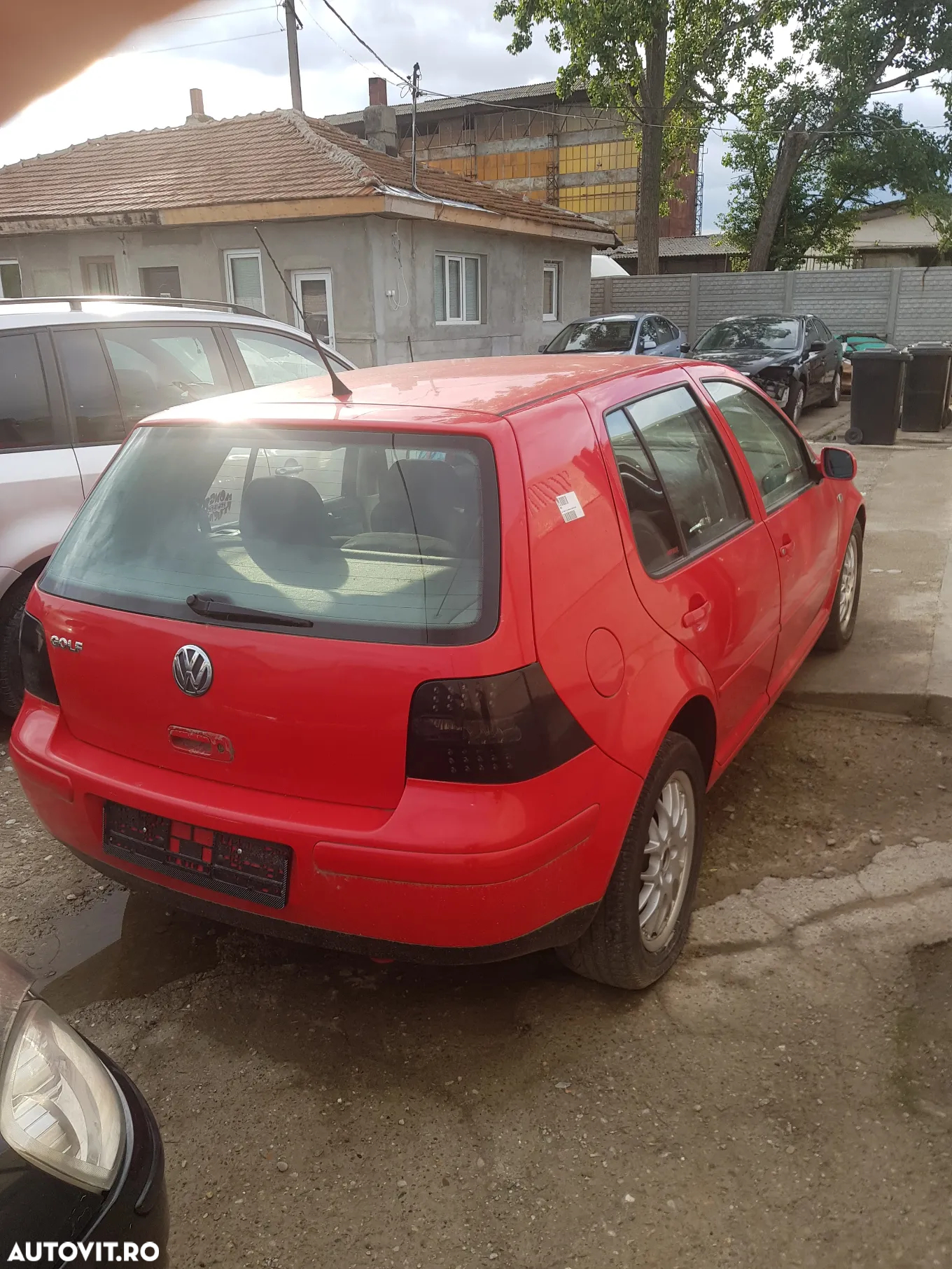 Usa fata dreapta/Usa spate dreapta/Usa spate stanga/ Bara spate/Haion cu luneta/ Motor Volkswagen Golf 4 - 4