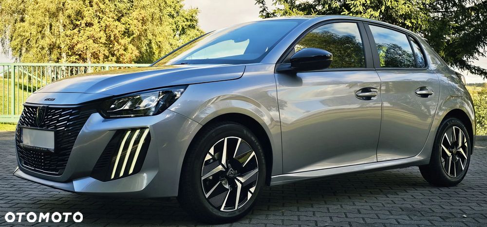 Peugeot 208 - 5