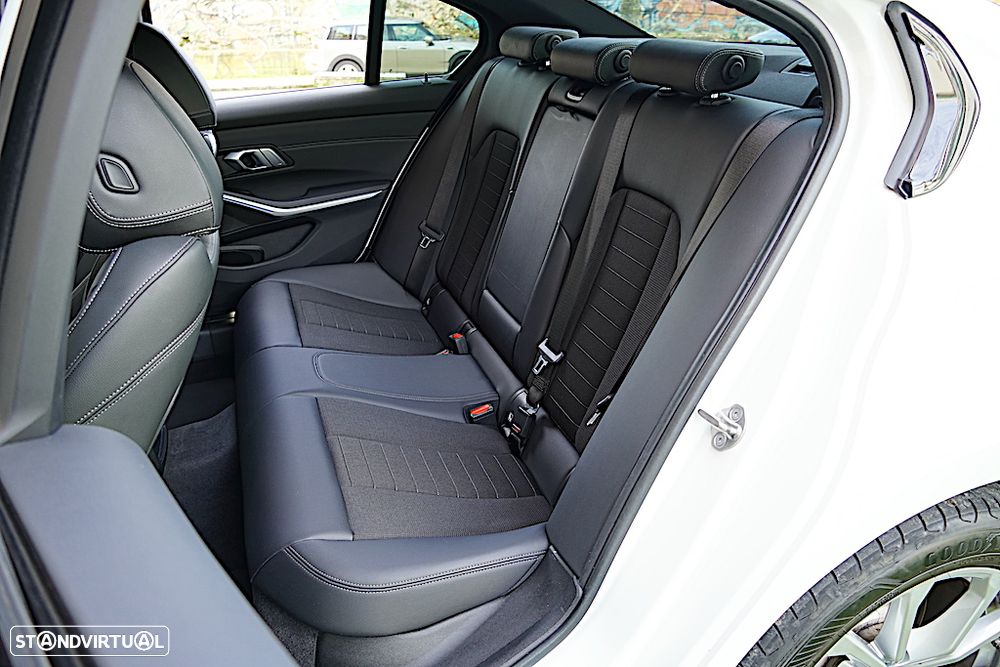 BMW 320 e Line Sport Auto - 23