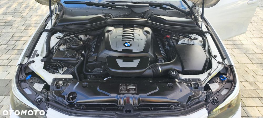 BMW Seria 5 550i Edition Sport - 15