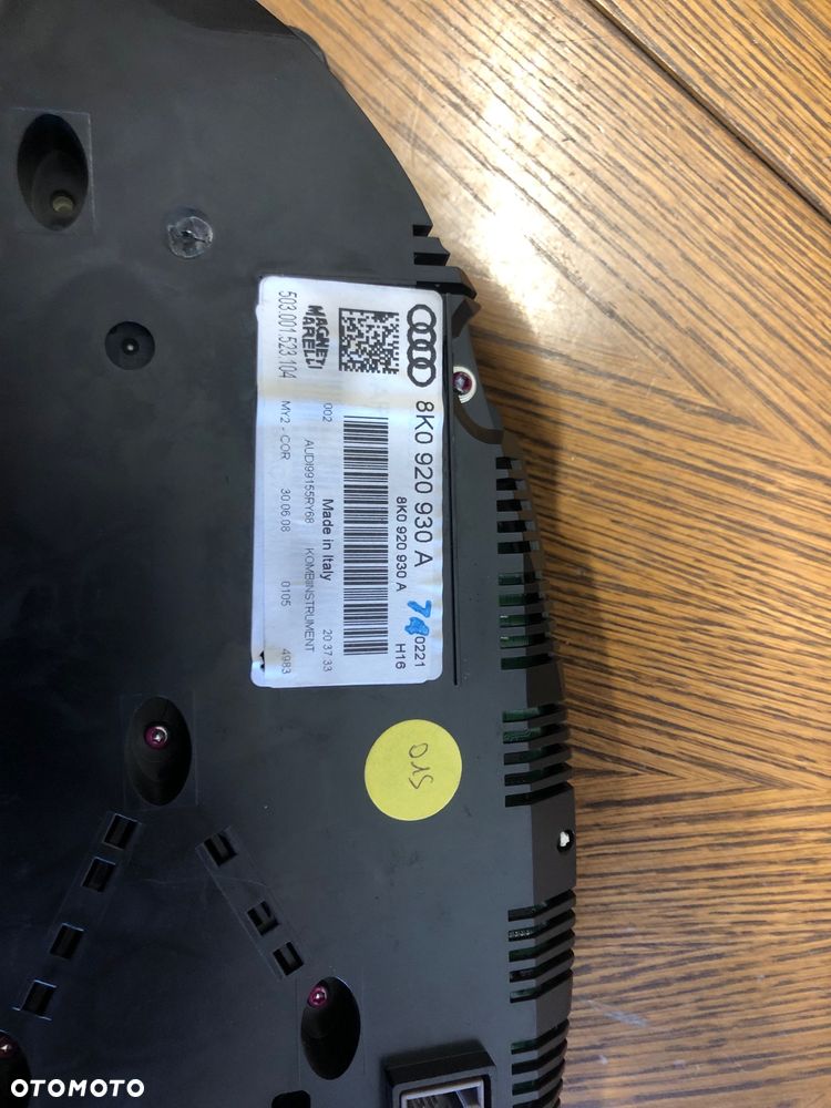 Licznik Audi A4B8 3.2 fsi 8K0920930A - 3