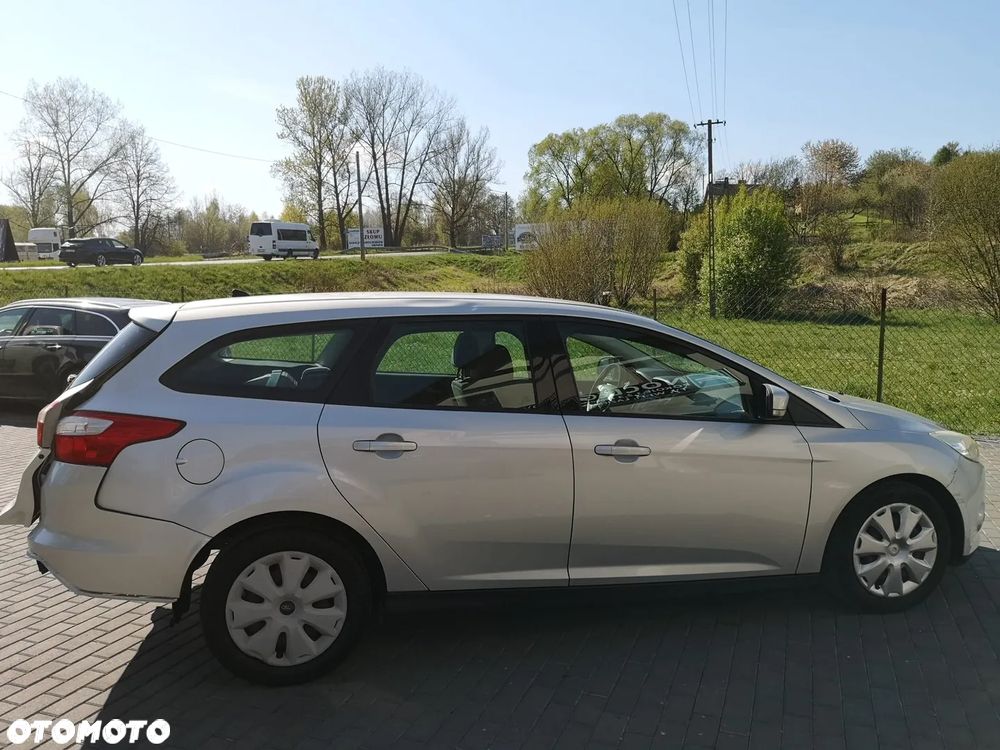 Ford Focus 1.6 TDCi DPF Ambiente - 13