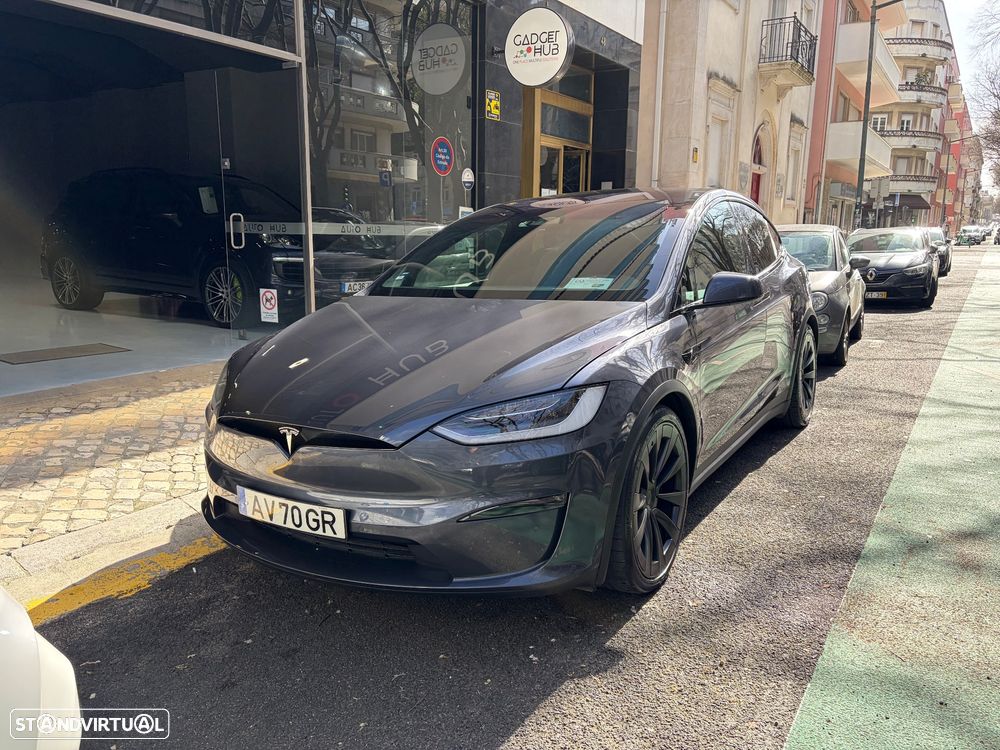 Tesla Model X - 3