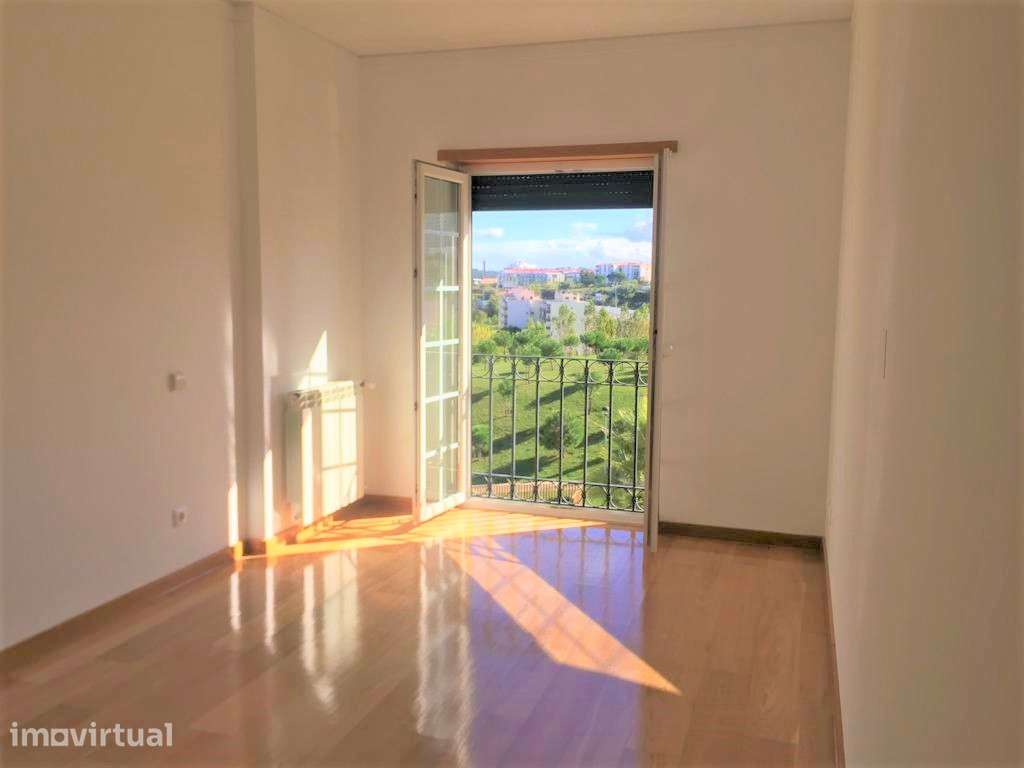 T2 orientado a SUL, VARANDAS, VISTA PANORÂMICA, à porta de LISBOA - Grande imagem: 2/27
