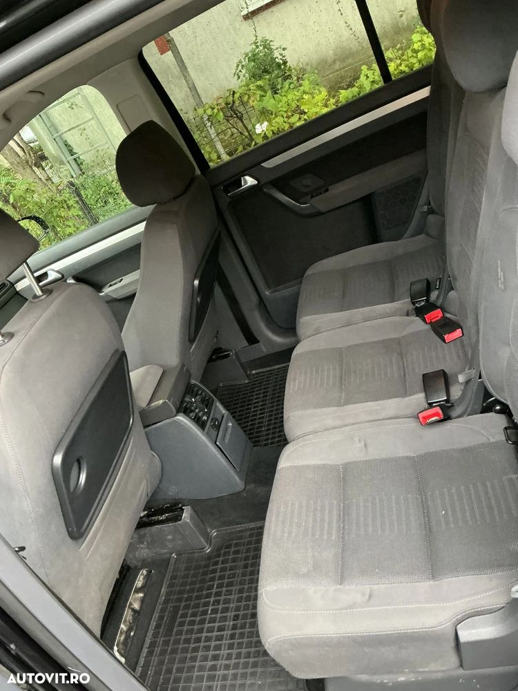 Volkswagen Touran - 6