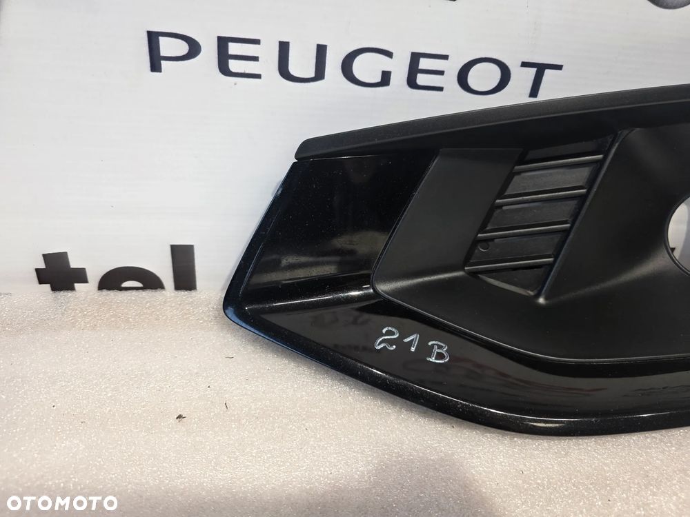 AUDI A4 B9 LIFT 19- 8W0 LEWA / PRAWA KRATKA BOCZNA ZDERZAKA PRZEDNIEGO PRZÓD NR 8W0807682AK / 8W0807682AK NR AUKCJI KB21 - 7