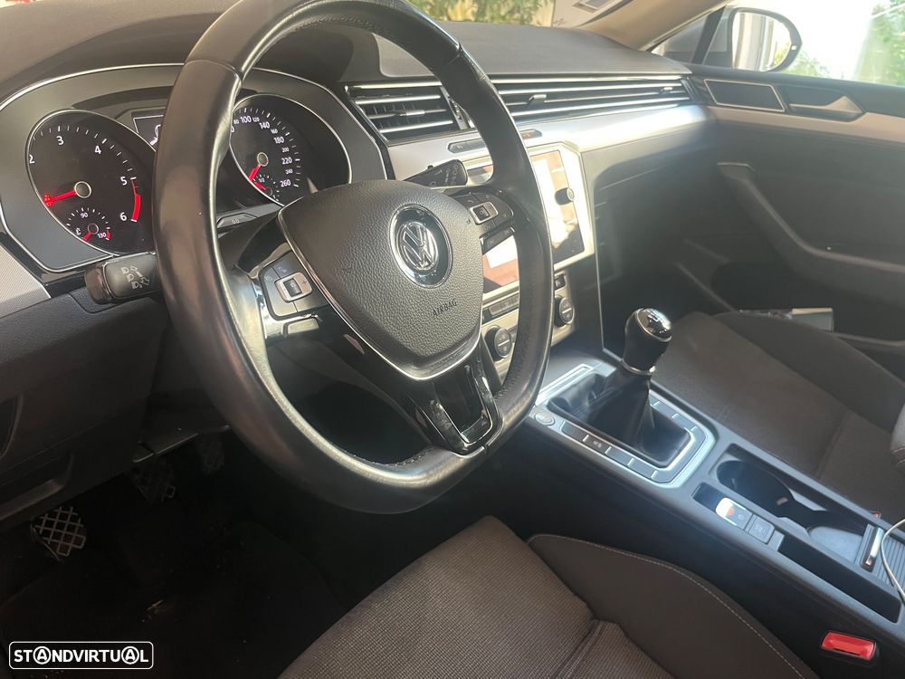 VW Passat Variant 1.6 TDI Confortline - 10