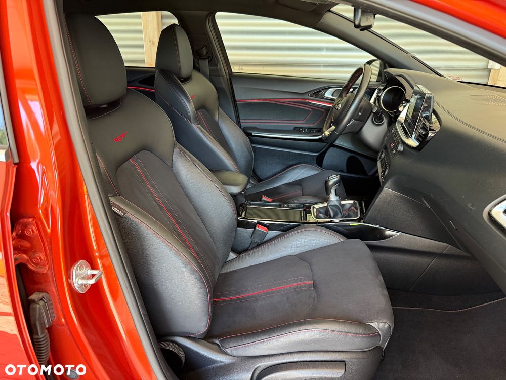 Kia ProCeed 1.6 T-GDI OPF GT - 33