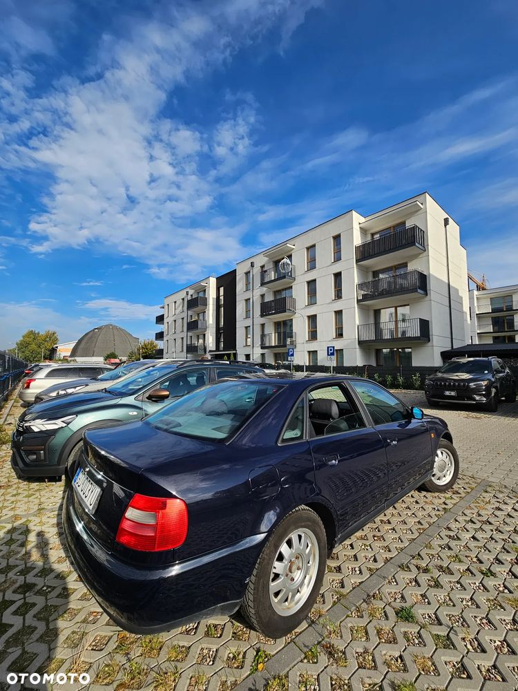 Audi A4 Limousine 1.6 - 6