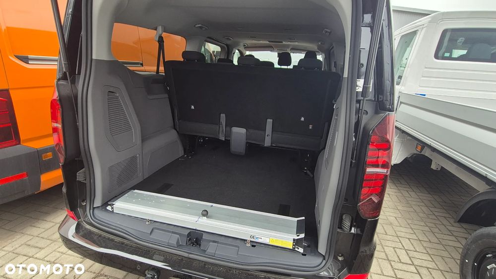 Volkswagen Caravelle - 13