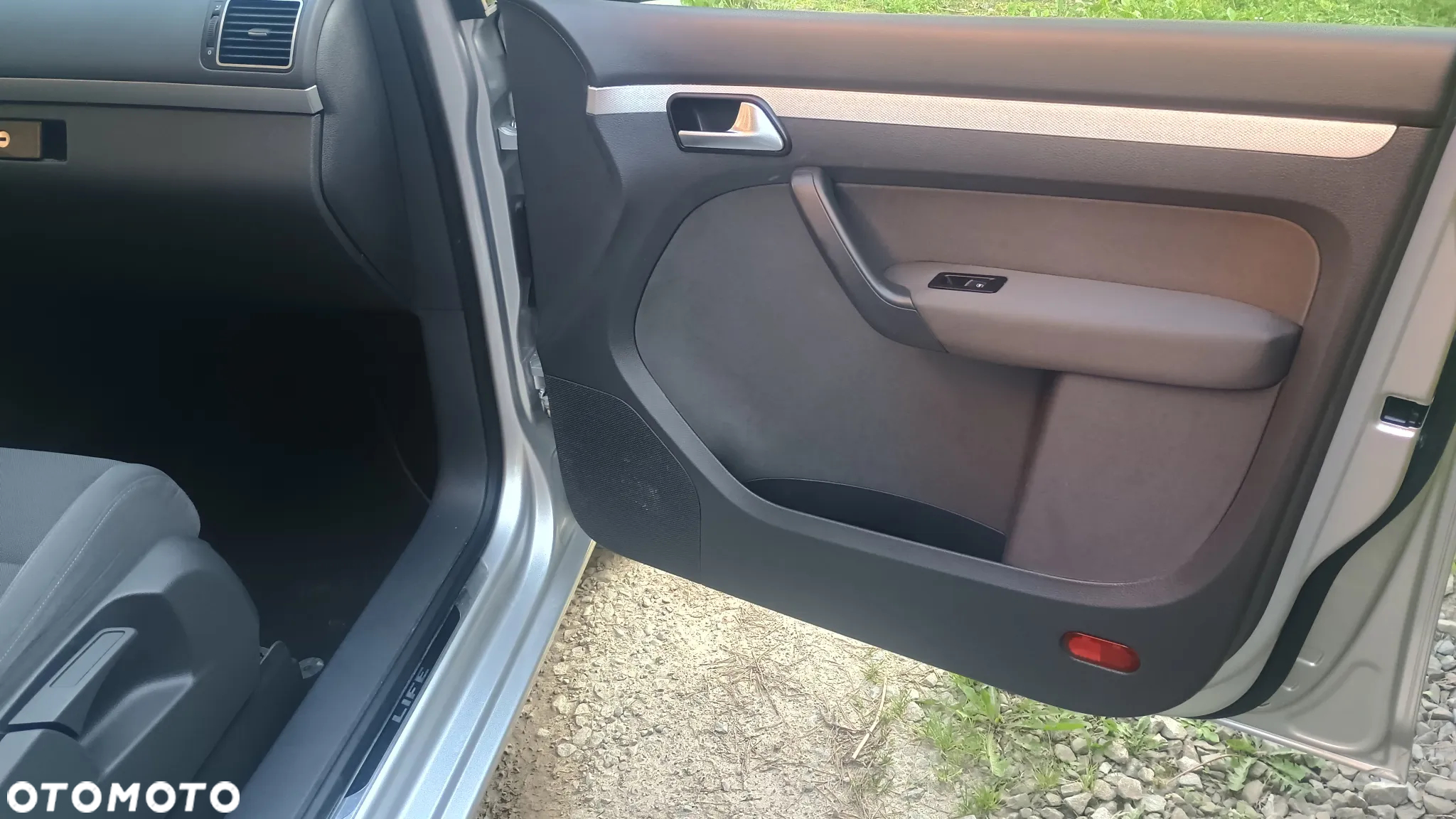 Volkswagen Touran 2.0 TDI DPF BlueMotion Technology Life - 28