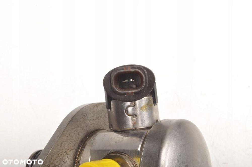 BMW 3 G20 POMPA PALIWA 0261520521 - 3