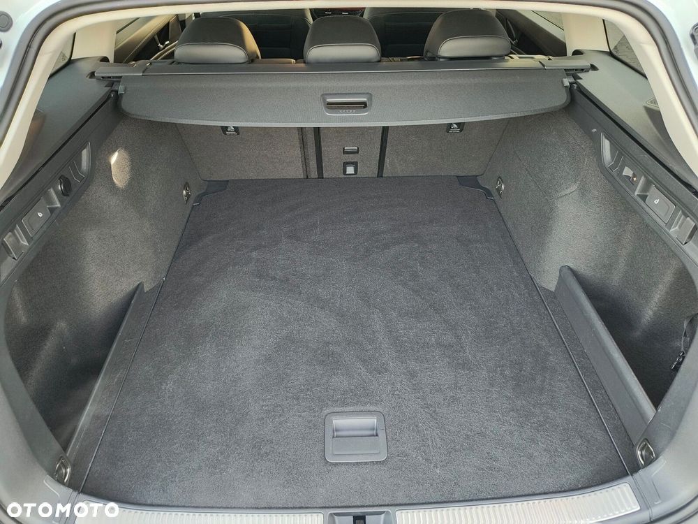 Volkswagen Passat - 17