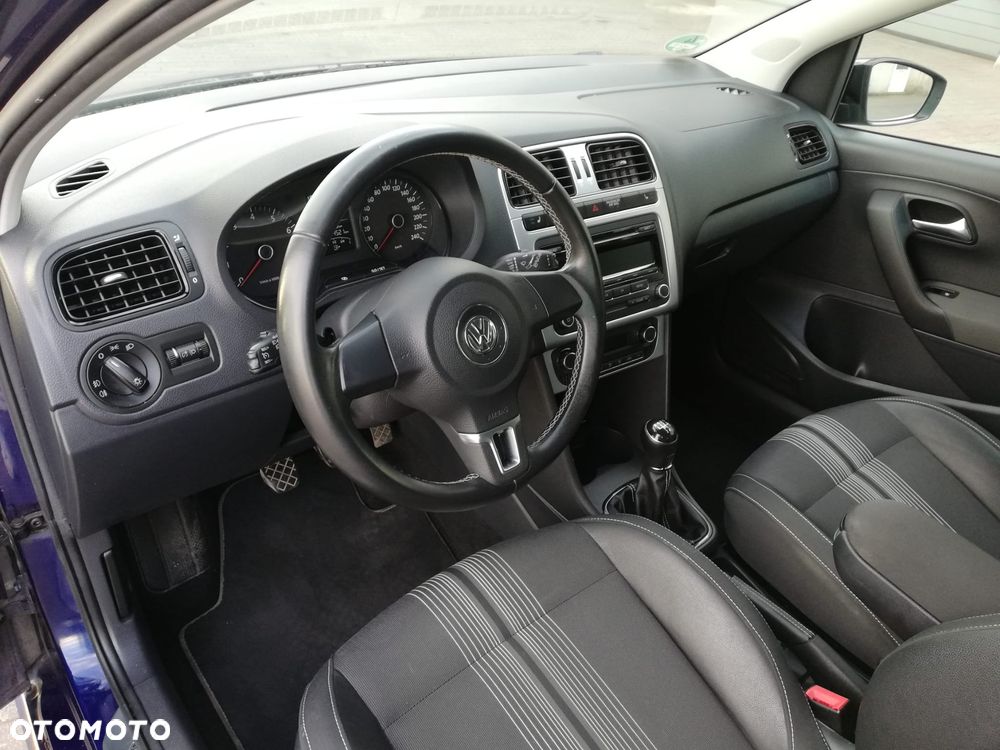 Volkswagen Polo 1.2 TSI MATCH - 32