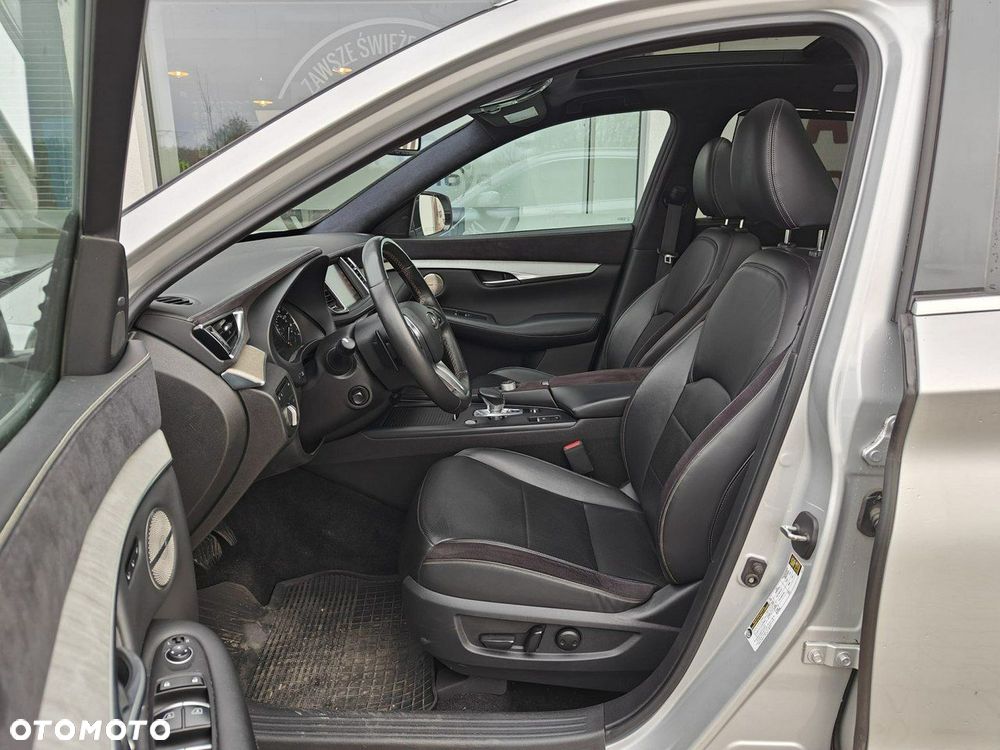 Infiniti QX50 - 10