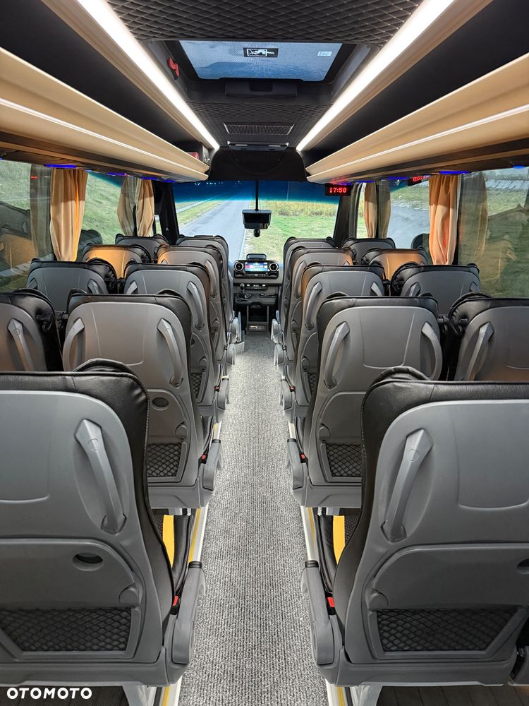 Mercedes-Benz Sprinter 519 - 30