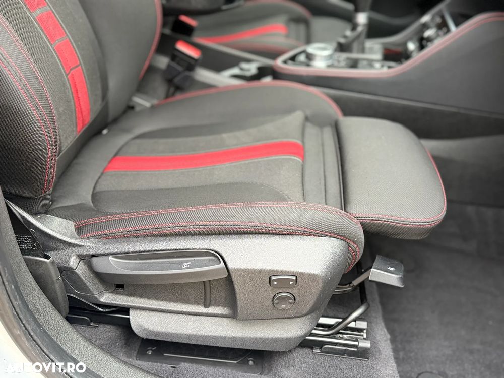 BMW Seria 2 218d - 16