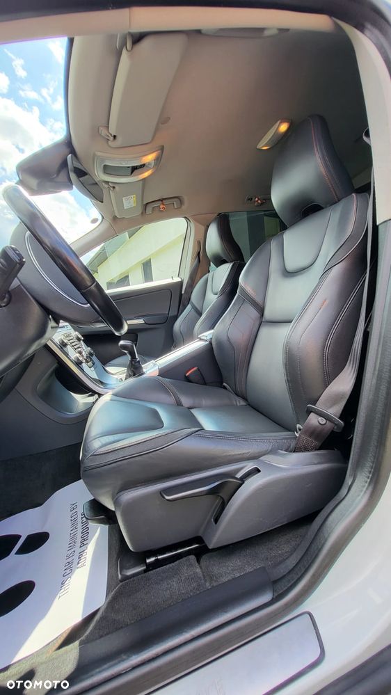 Volvo XC 60 D4 Ocean Race - 31