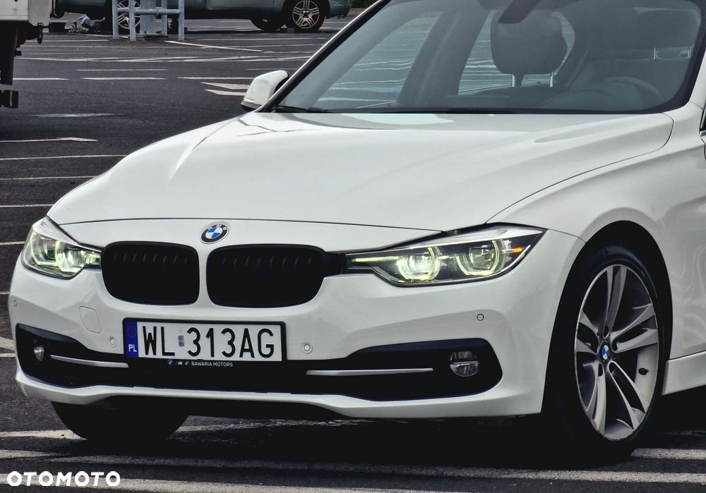 BMW Seria 3 330i GPF Luxury Line sport - 16