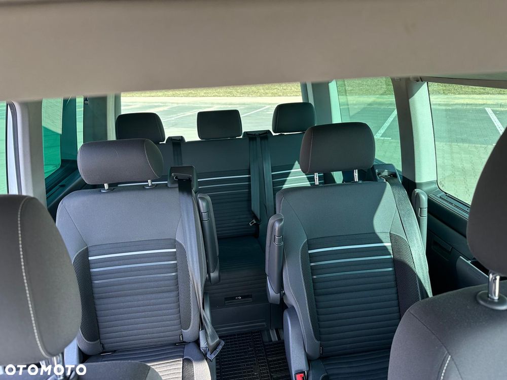 Volkswagen Multivan - 11