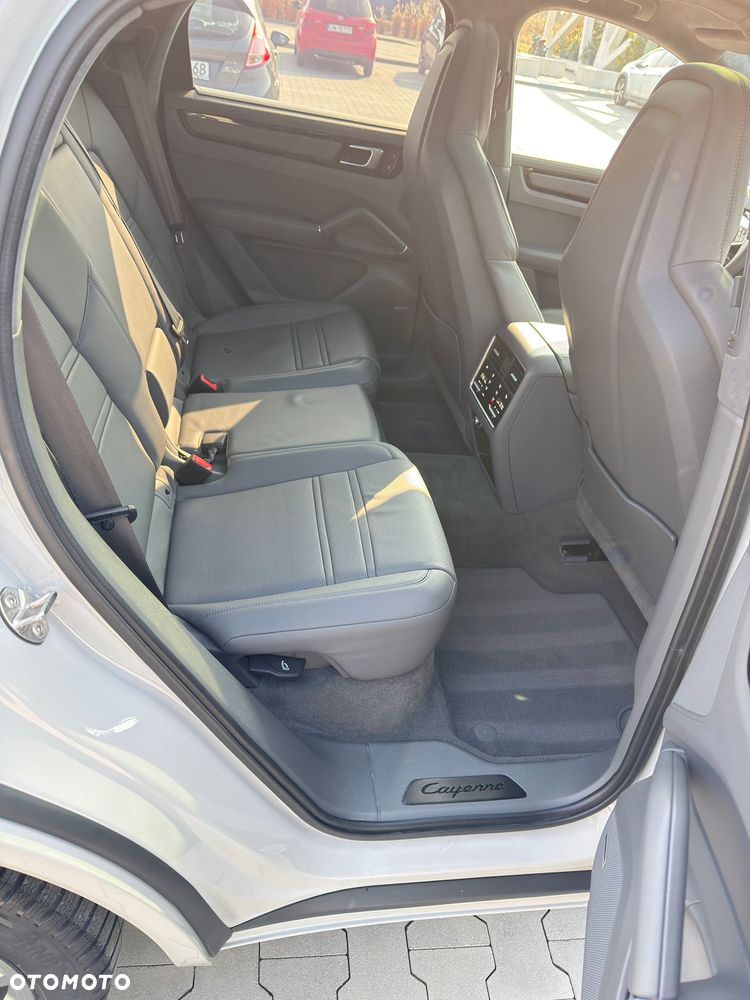 Porsche Cayenne - 31