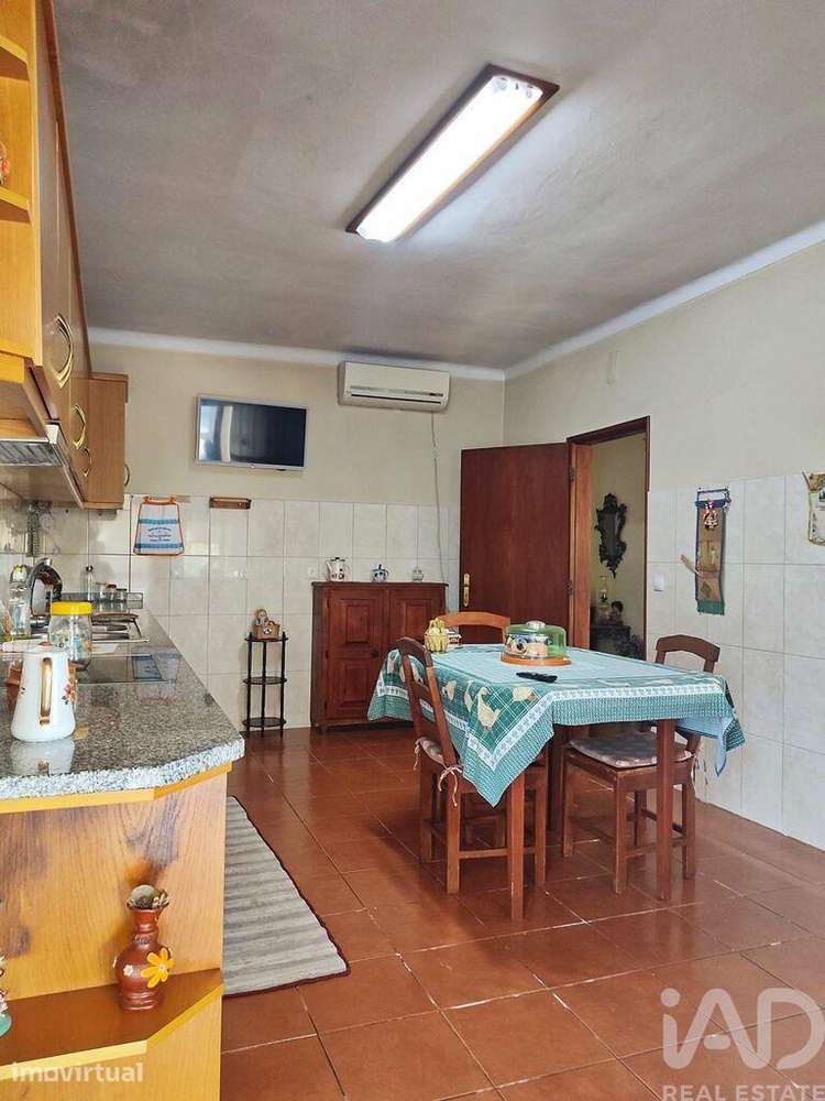 Casa / Villa T2 em Santiago de Cassurrães e Póvoa de Cervães de 120 m2 - Grande imagem: 5/17