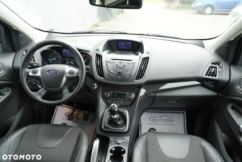 Ford Kuga 1.5 EcoBoost 2x4 Titanium - 5