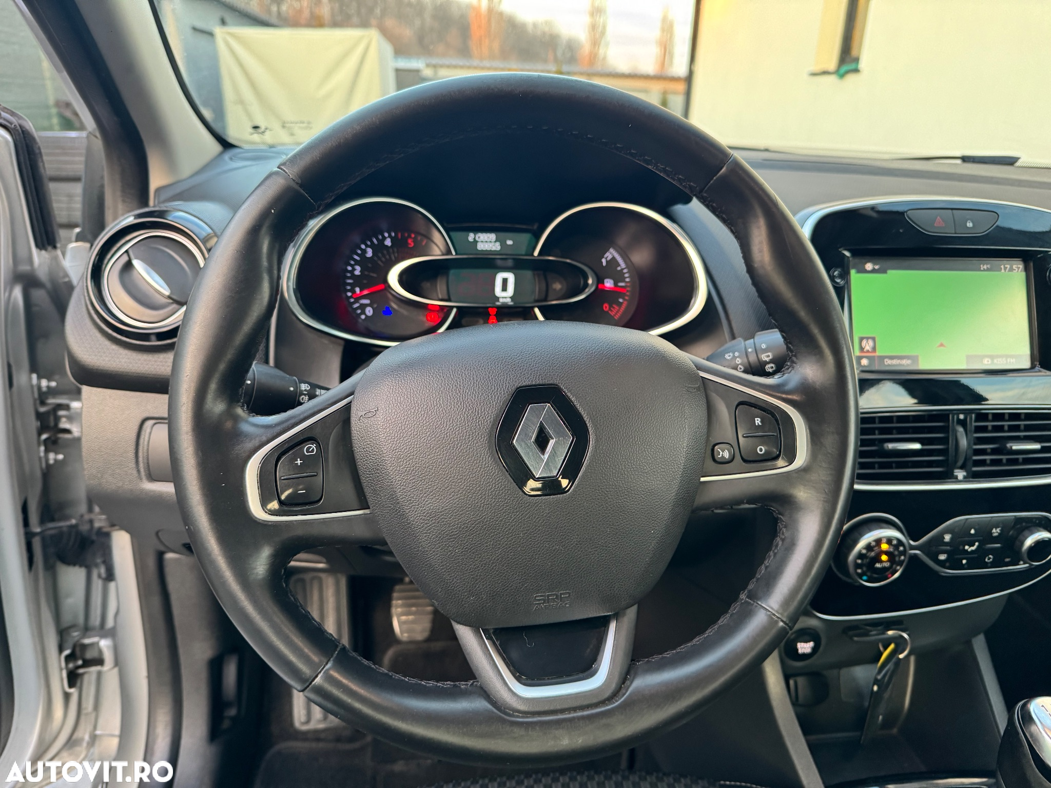 Renault Clio (Energy) dCi 90 Bose Edition - 17