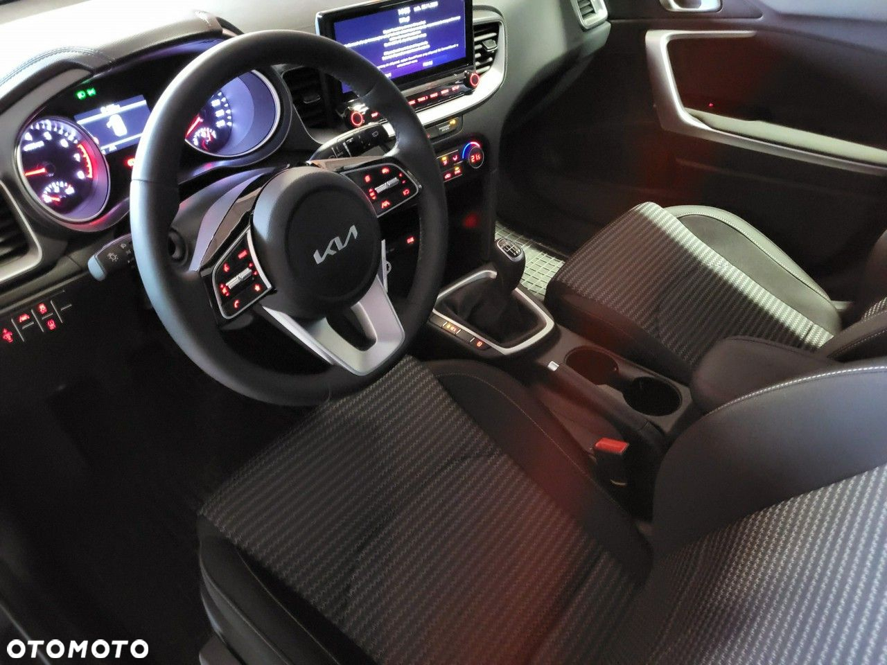 Kia Ceed 1.5 T-GDI M - 12