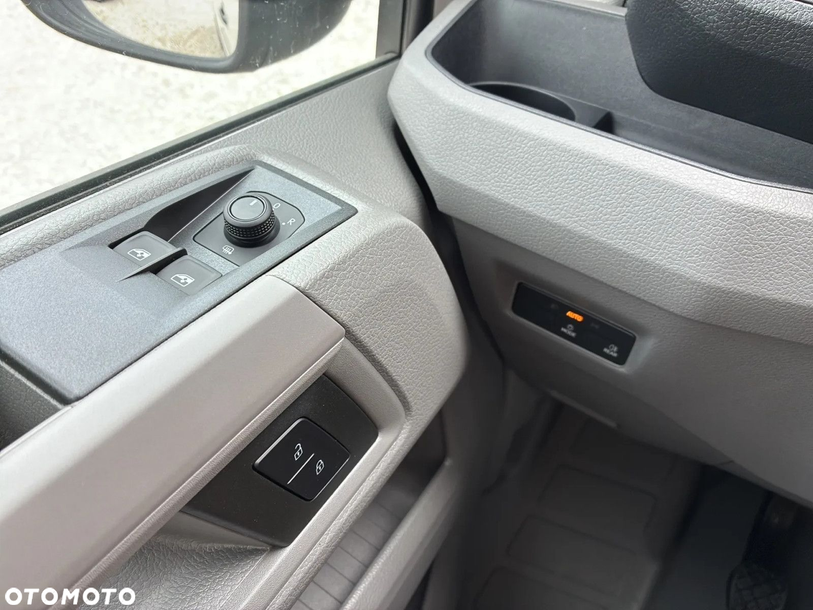 Volkswagen Crafter 35 Furgon /PO LIFTINGU!! L3H3, 2.0TDI 140KM, Wysoki dach, r.o. 3640 - 22